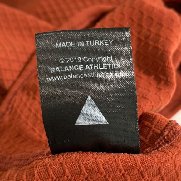 Balance Athletics Rust Orange Long Sleeve Crop Top Size Small Thumb Holes - Picture 5 of 11